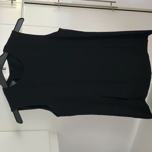 Sleeveless Back Buttons Black Top with Kangaroo Pockets